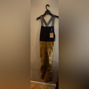 North Face Women’s Freedom bib. 
XS Long
NWT